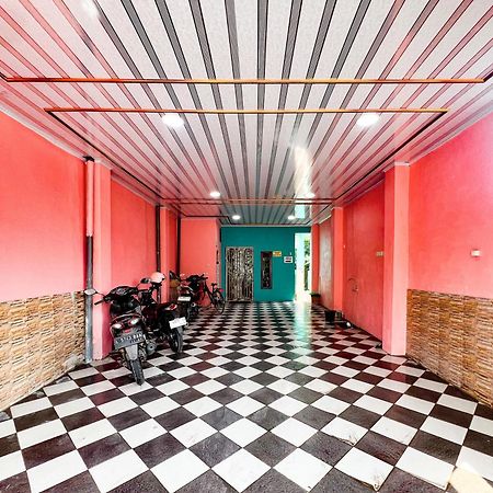 Reddoorz Near Sunrise Mall Mojokerto Kültér fotó