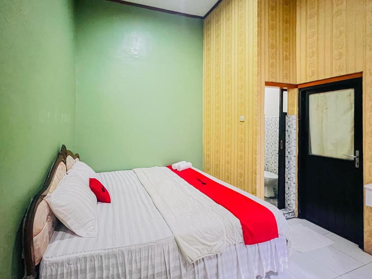 Reddoorz Near Sunrise Mall Mojokerto Kültér fotó