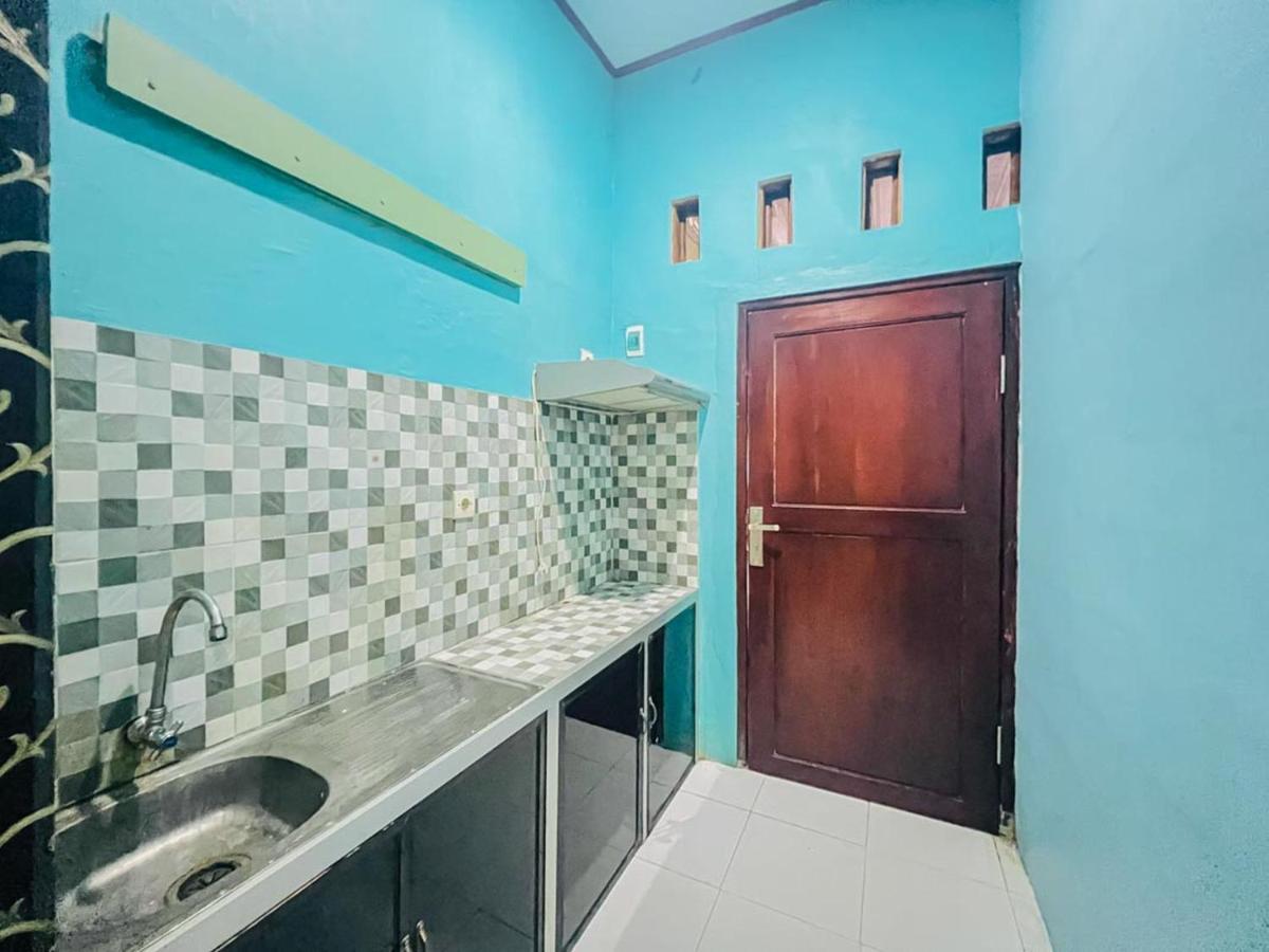 Reddoorz Near Sunrise Mall Mojokerto Kültér fotó
