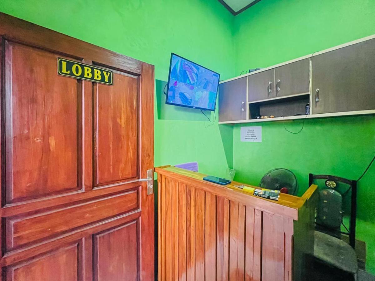 Reddoorz Near Sunrise Mall Mojokerto Kültér fotó