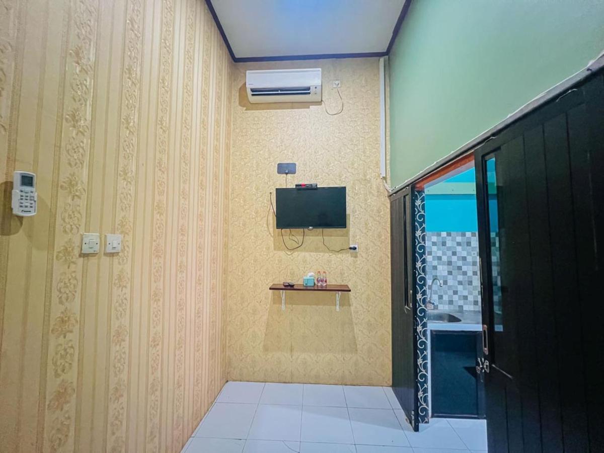 Reddoorz Near Sunrise Mall Mojokerto Kültér fotó