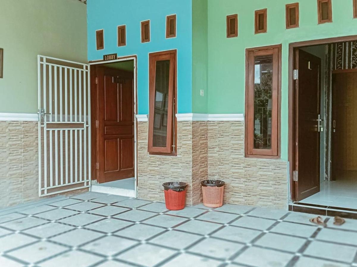 Reddoorz Near Sunrise Mall Mojokerto Kültér fotó