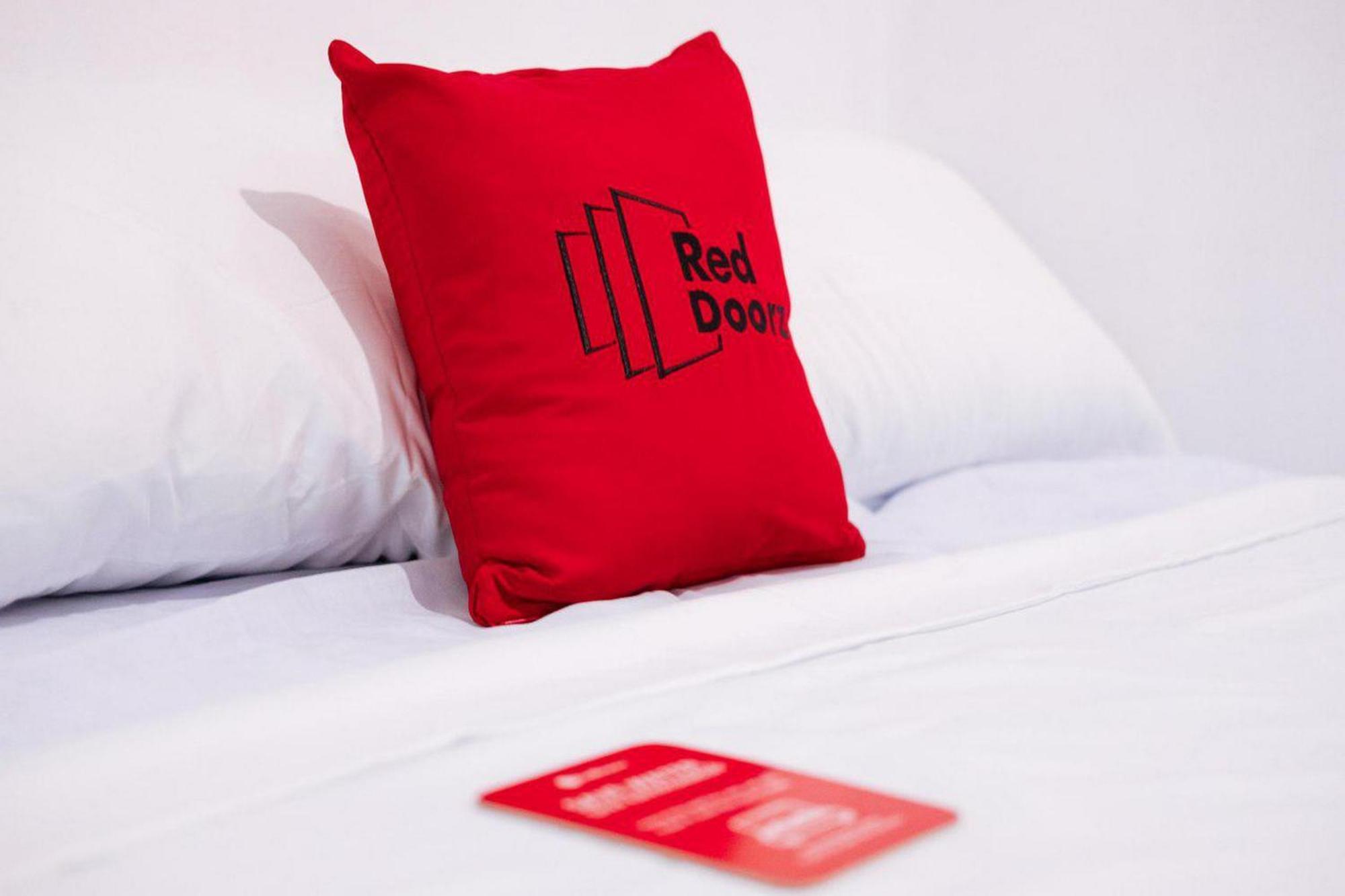 Reddoorz Near Sunrise Mall Mojokerto Kültér fotó