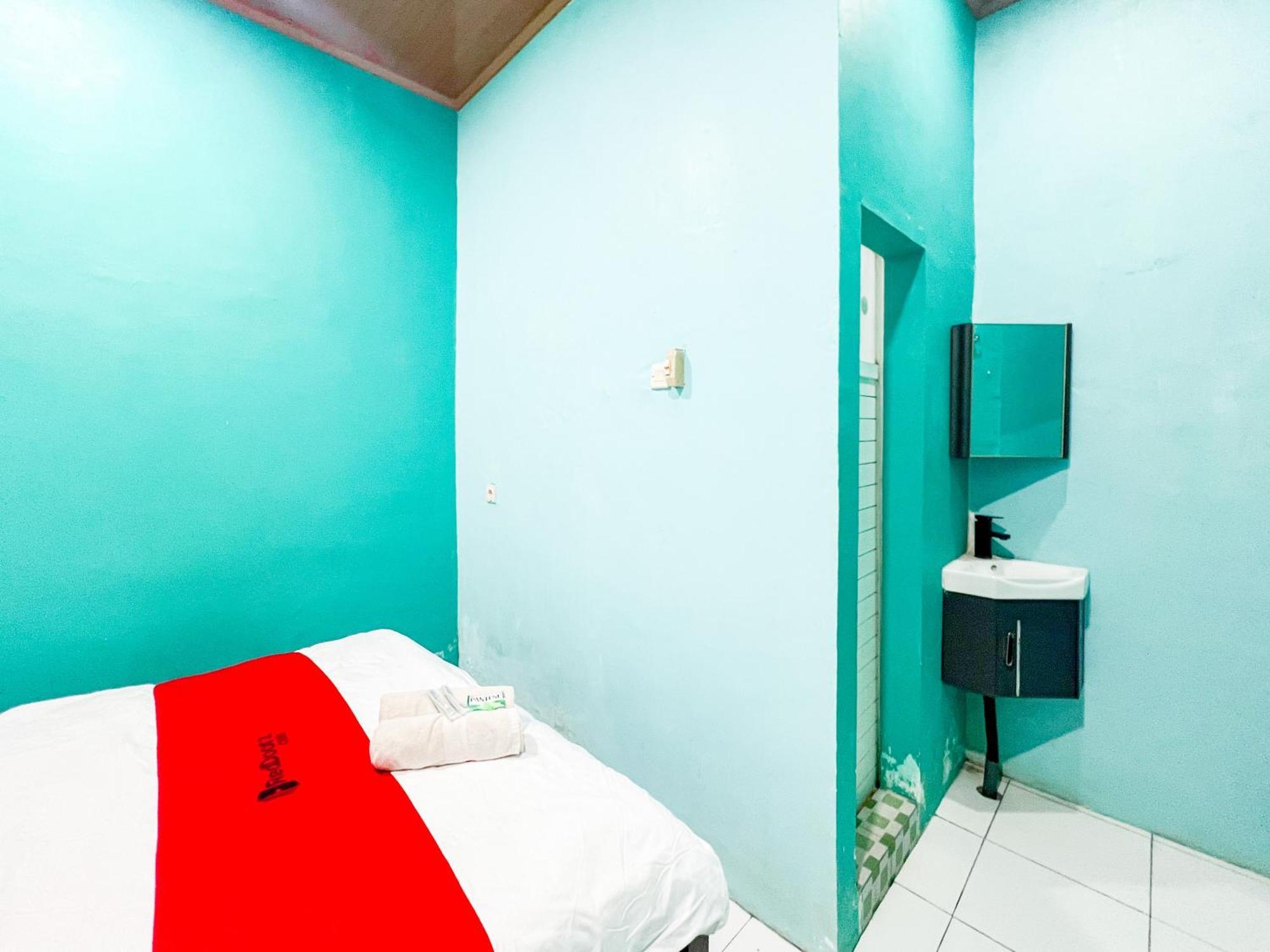 Reddoorz Near Sunrise Mall Mojokerto Kültér fotó