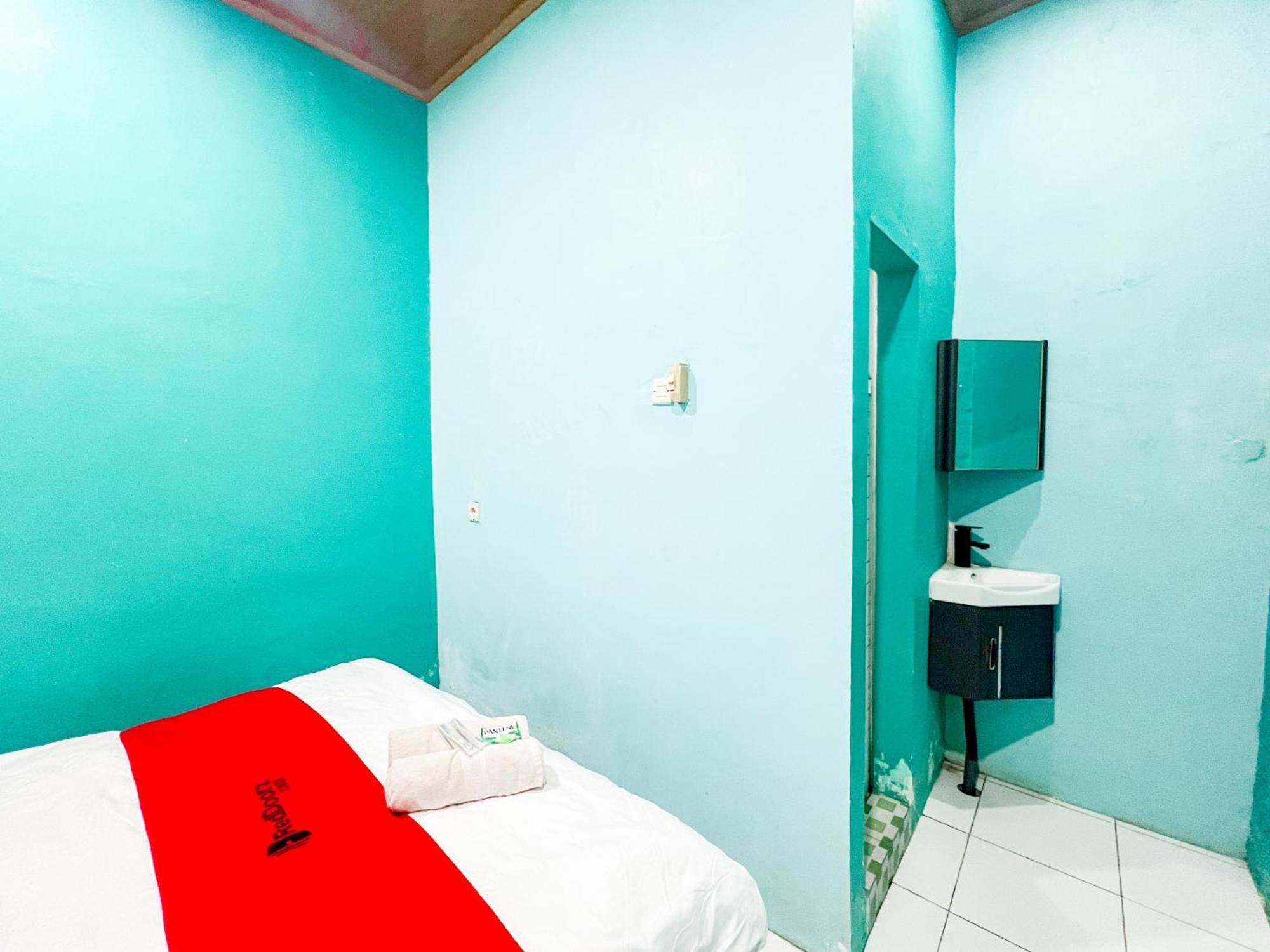 Reddoorz Near Sunrise Mall Mojokerto Kültér fotó