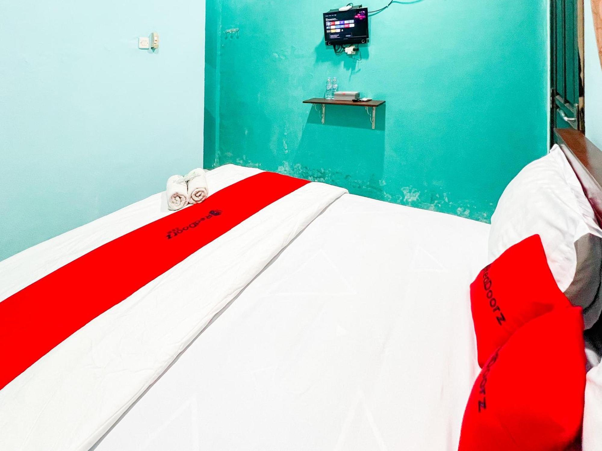 Reddoorz Near Sunrise Mall Mojokerto Kültér fotó