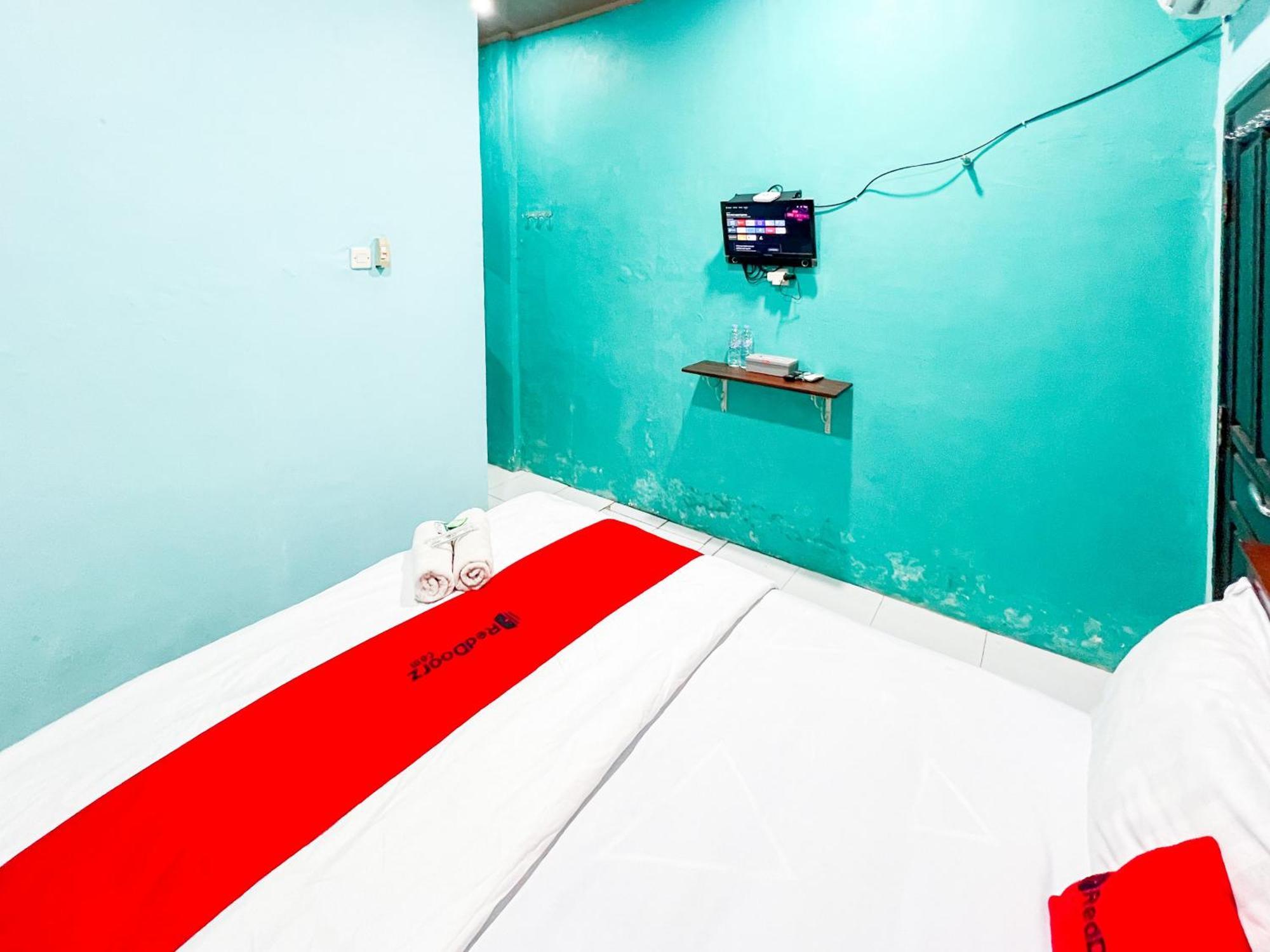 Reddoorz Near Sunrise Mall Mojokerto Kültér fotó