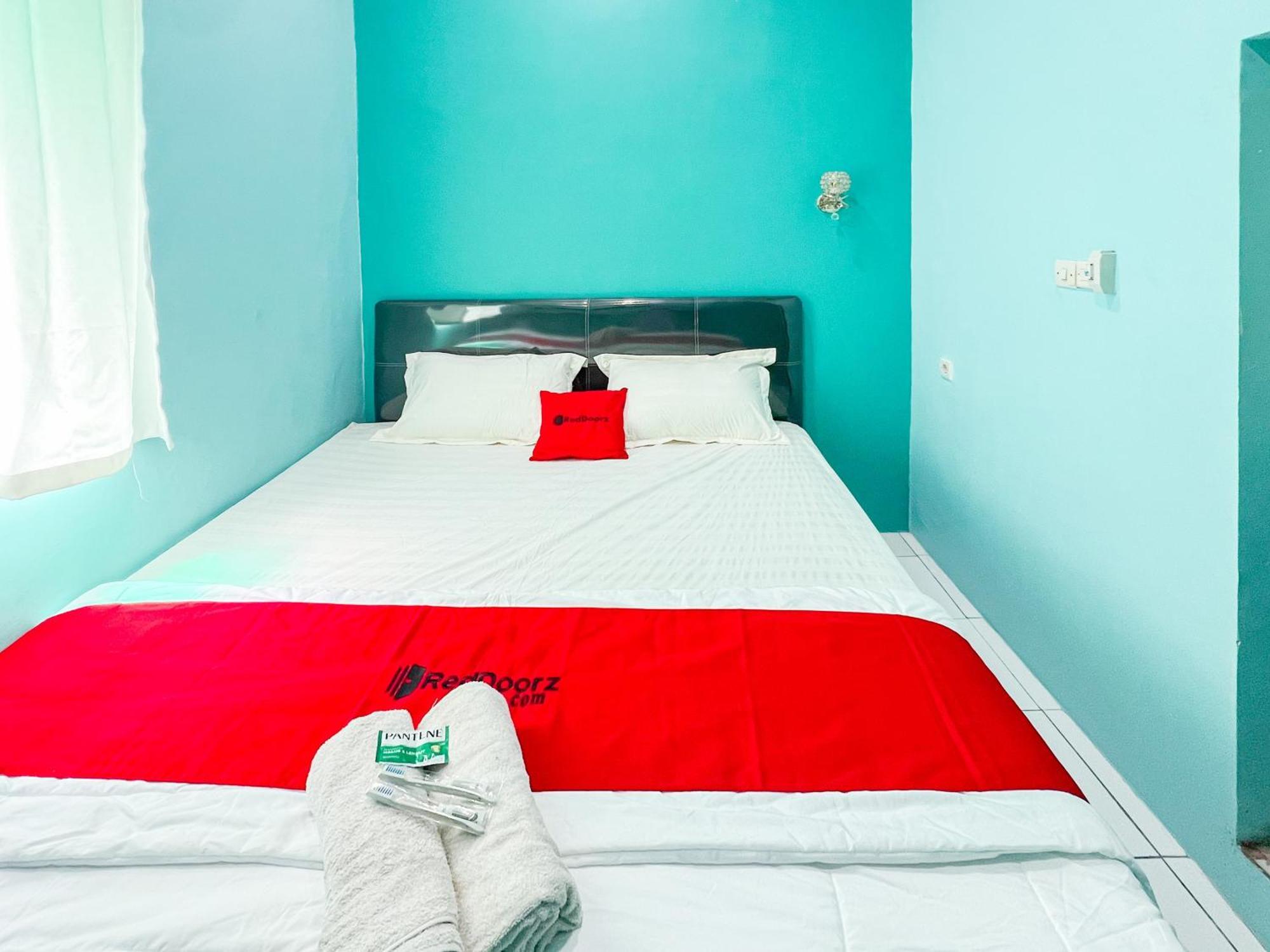 Reddoorz Near Sunrise Mall Mojokerto Kültér fotó