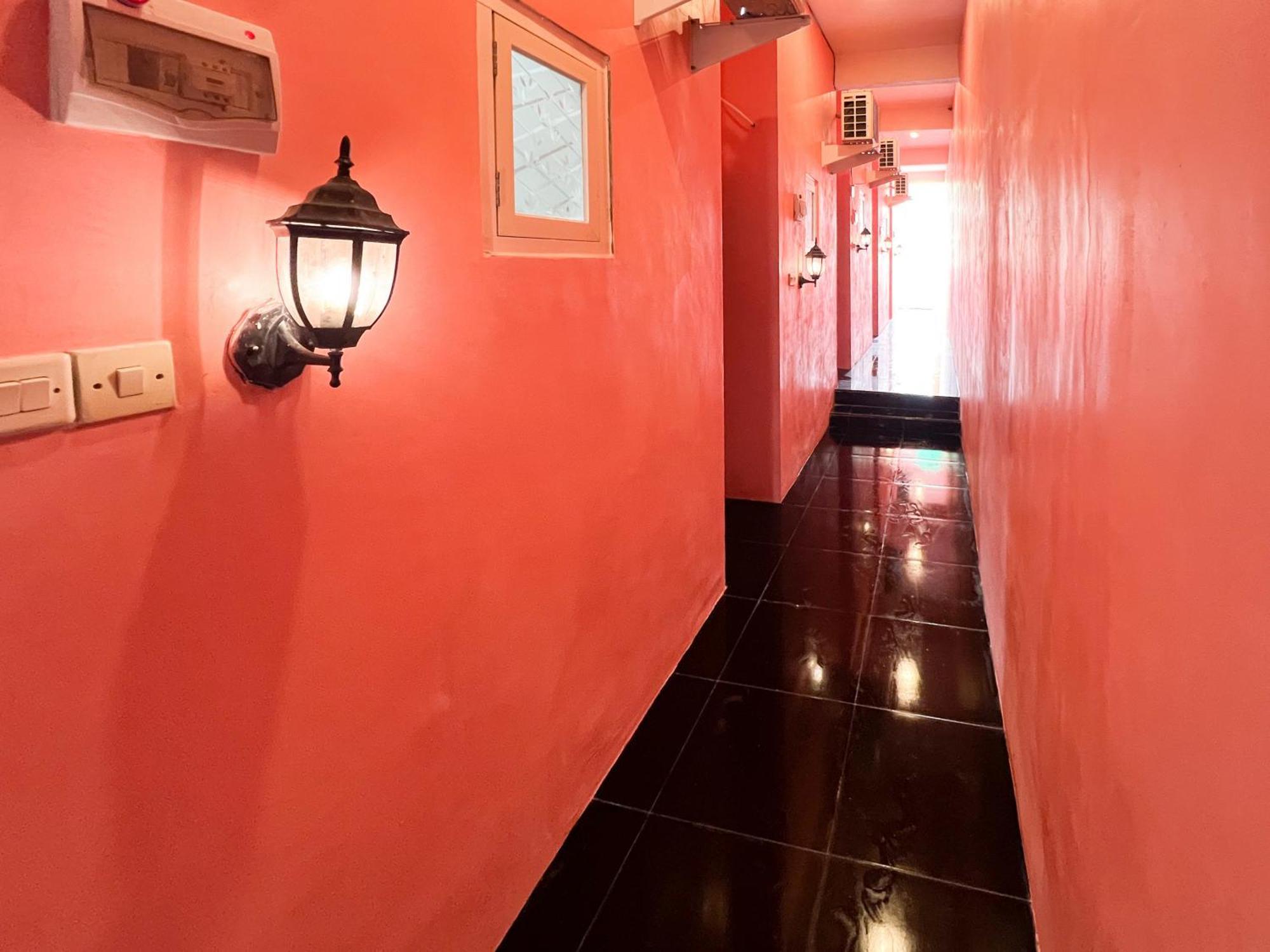 Reddoorz Near Sunrise Mall Mojokerto Kültér fotó